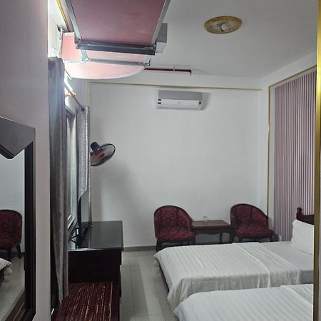 Hotel Khach San Trung Mai à Hô Chi Minh-Ville Extérieur photo
