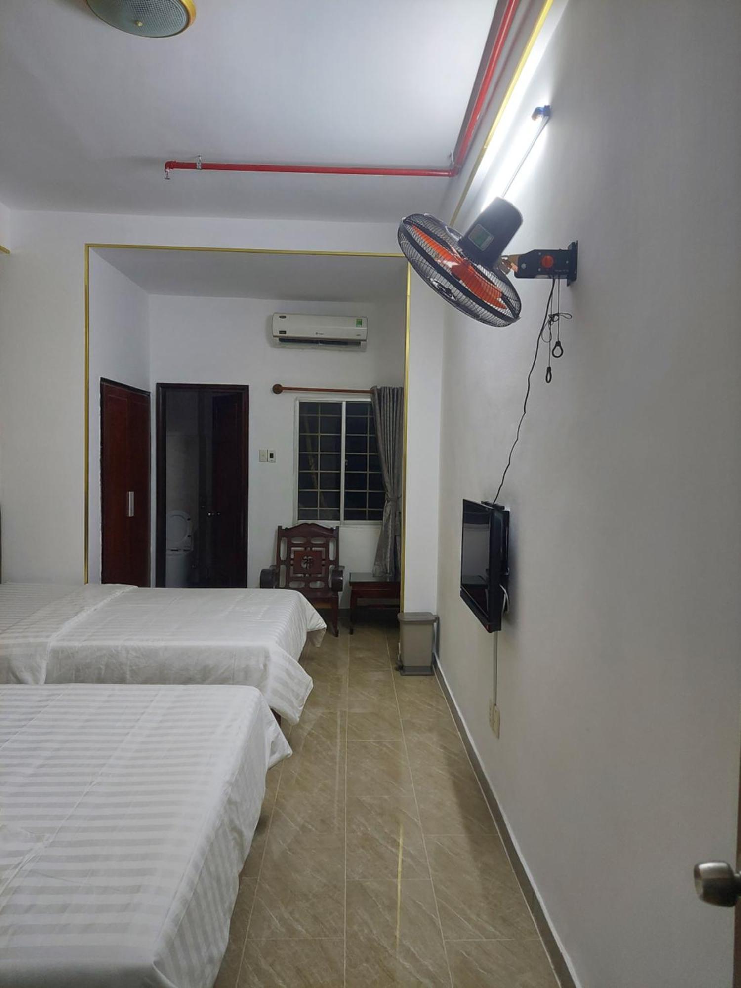 Hotel Khach San Trung Mai à Hô Chi Minh-Ville Extérieur photo