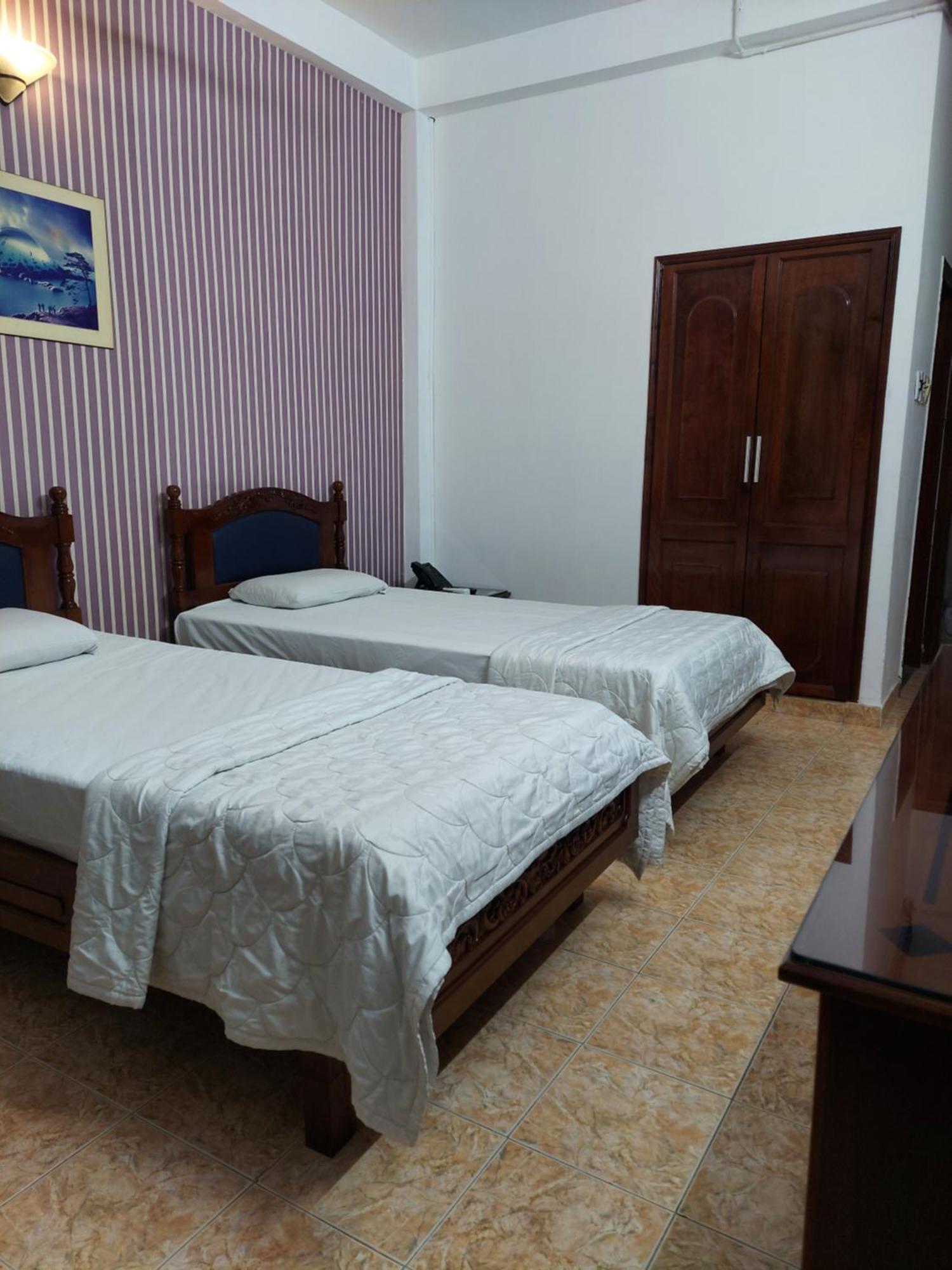 Hotel Khach San Trung Mai à Hô Chi Minh-Ville Extérieur photo