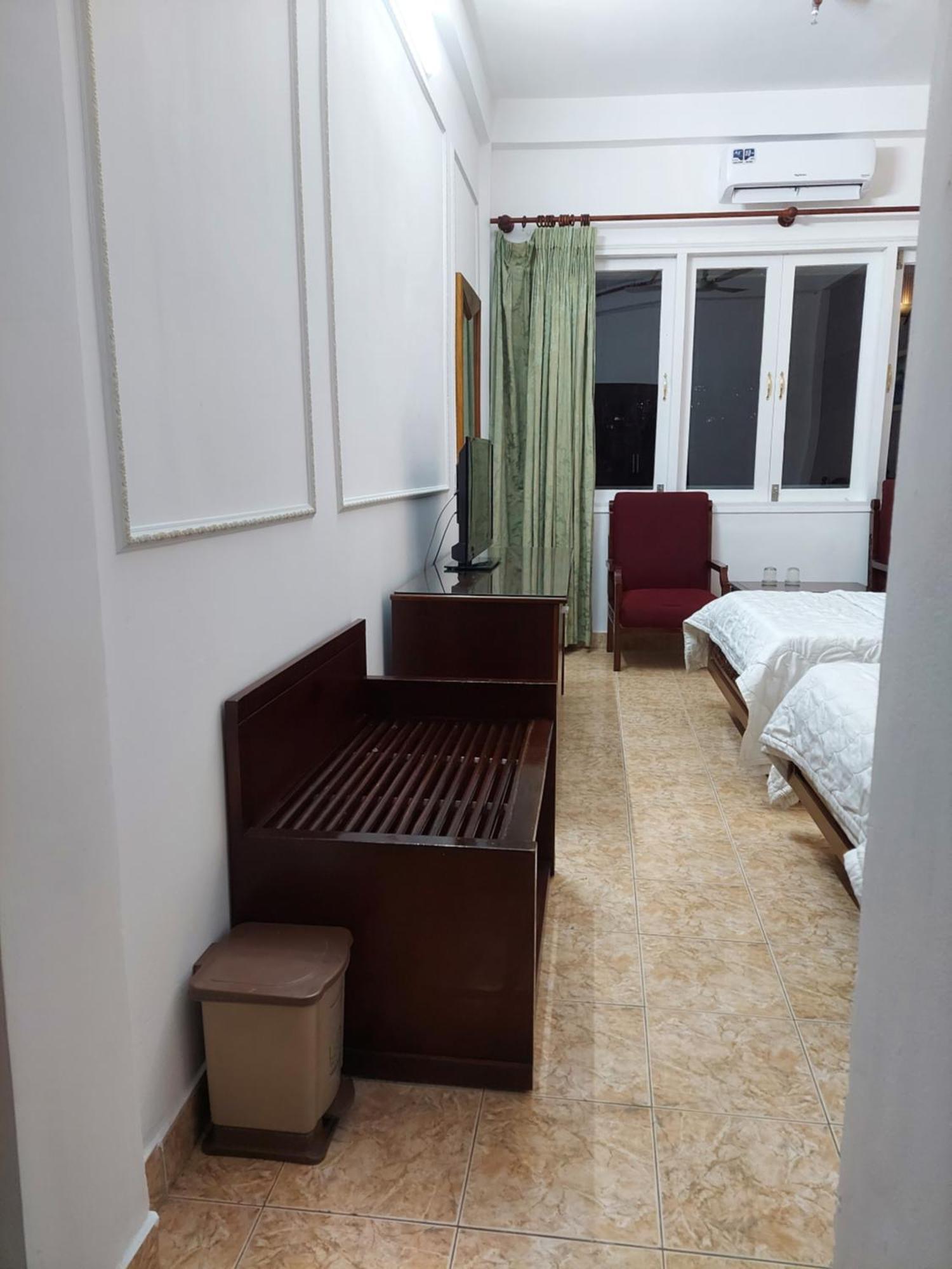 Hotel Khach San Trung Mai à Hô Chi Minh-Ville Extérieur photo