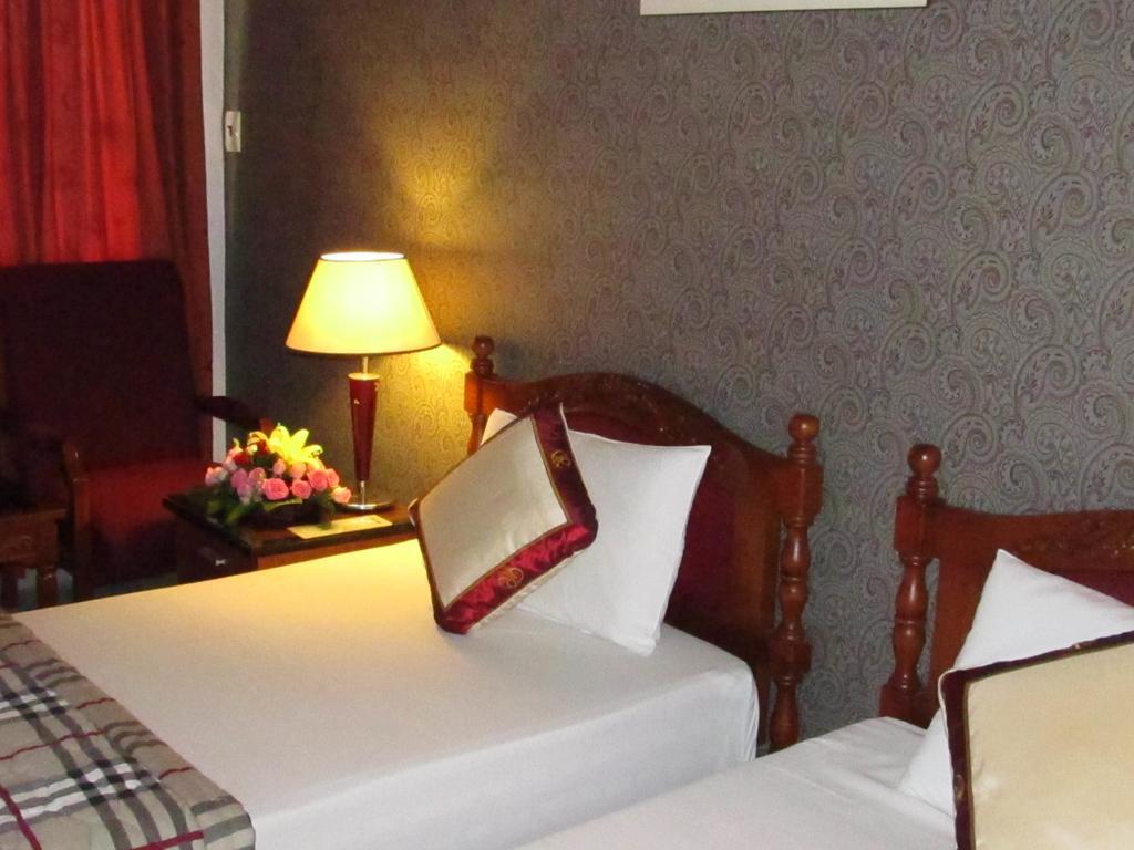 Hotel Khach San Trung Mai à Hô Chi Minh-Ville Extérieur photo