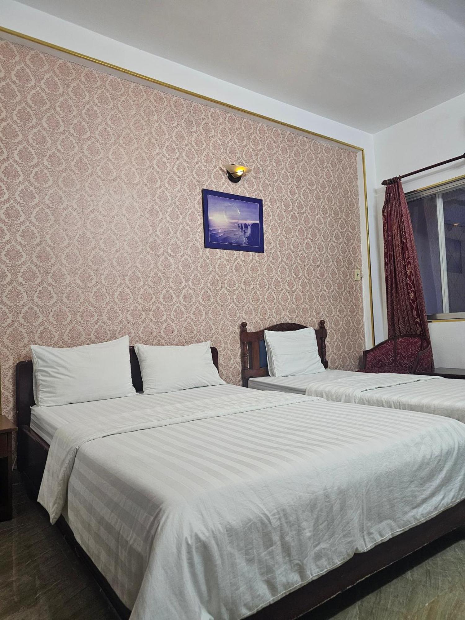 Hotel Khach San Trung Mai à Hô Chi Minh-Ville Extérieur photo