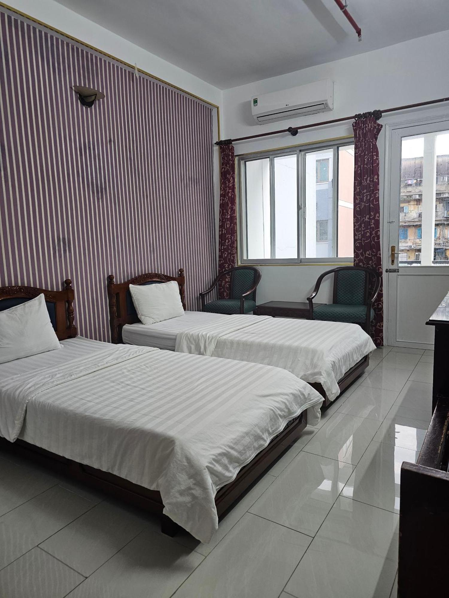 Hotel Khach San Trung Mai à Hô Chi Minh-Ville Extérieur photo