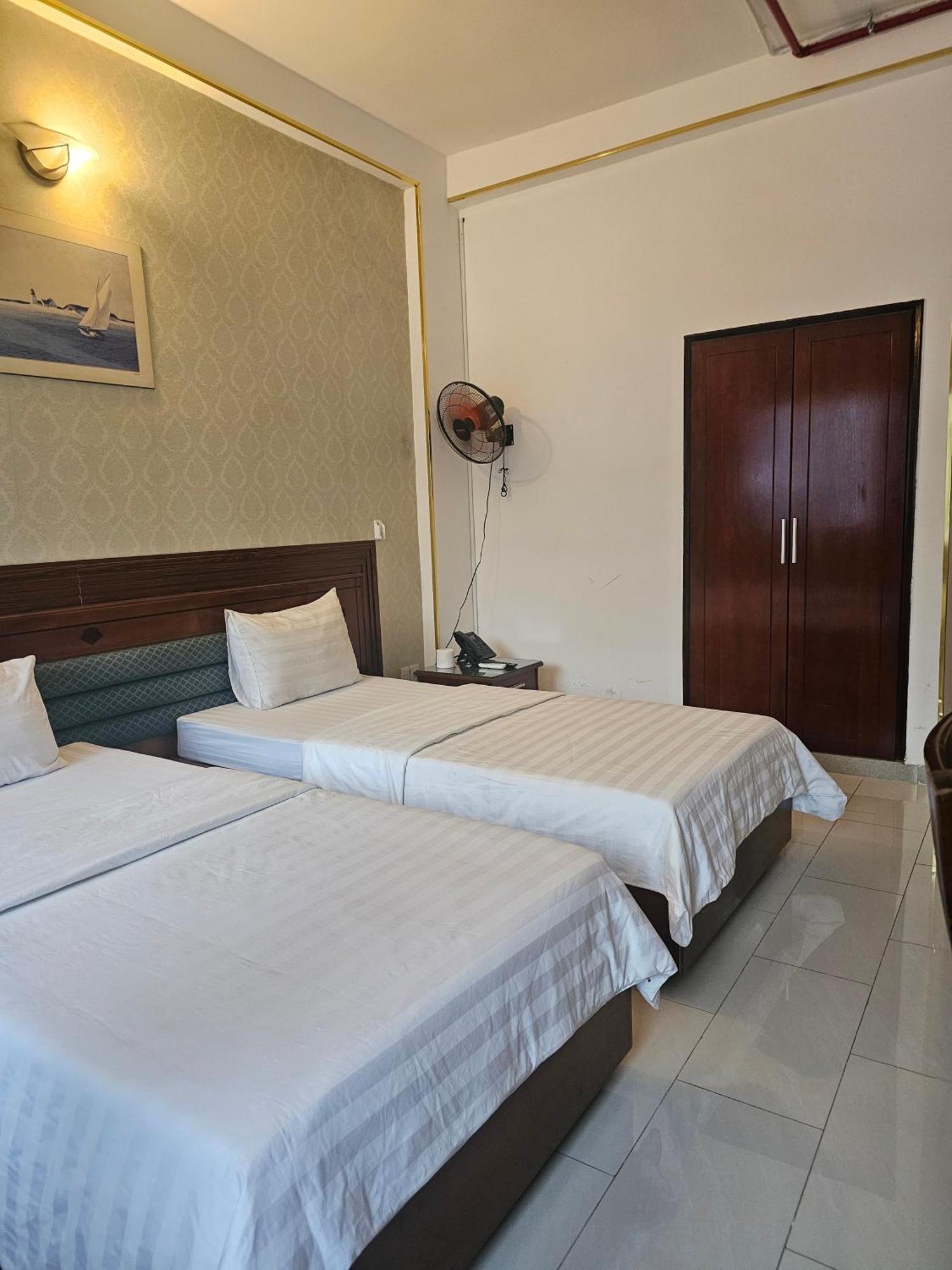 Hotel Khach San Trung Mai à Hô Chi Minh-Ville Extérieur photo