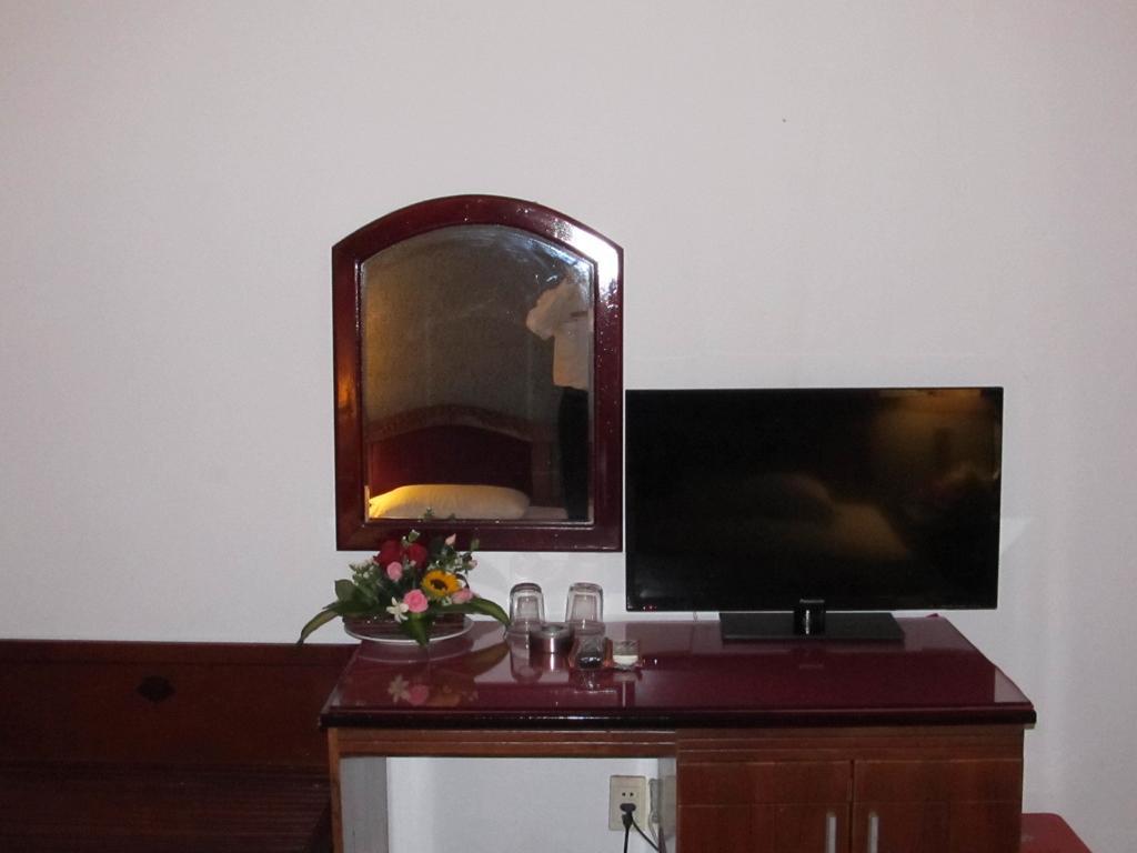 Hotel Khach San Trung Mai à Hô Chi Minh-Ville Chambre photo