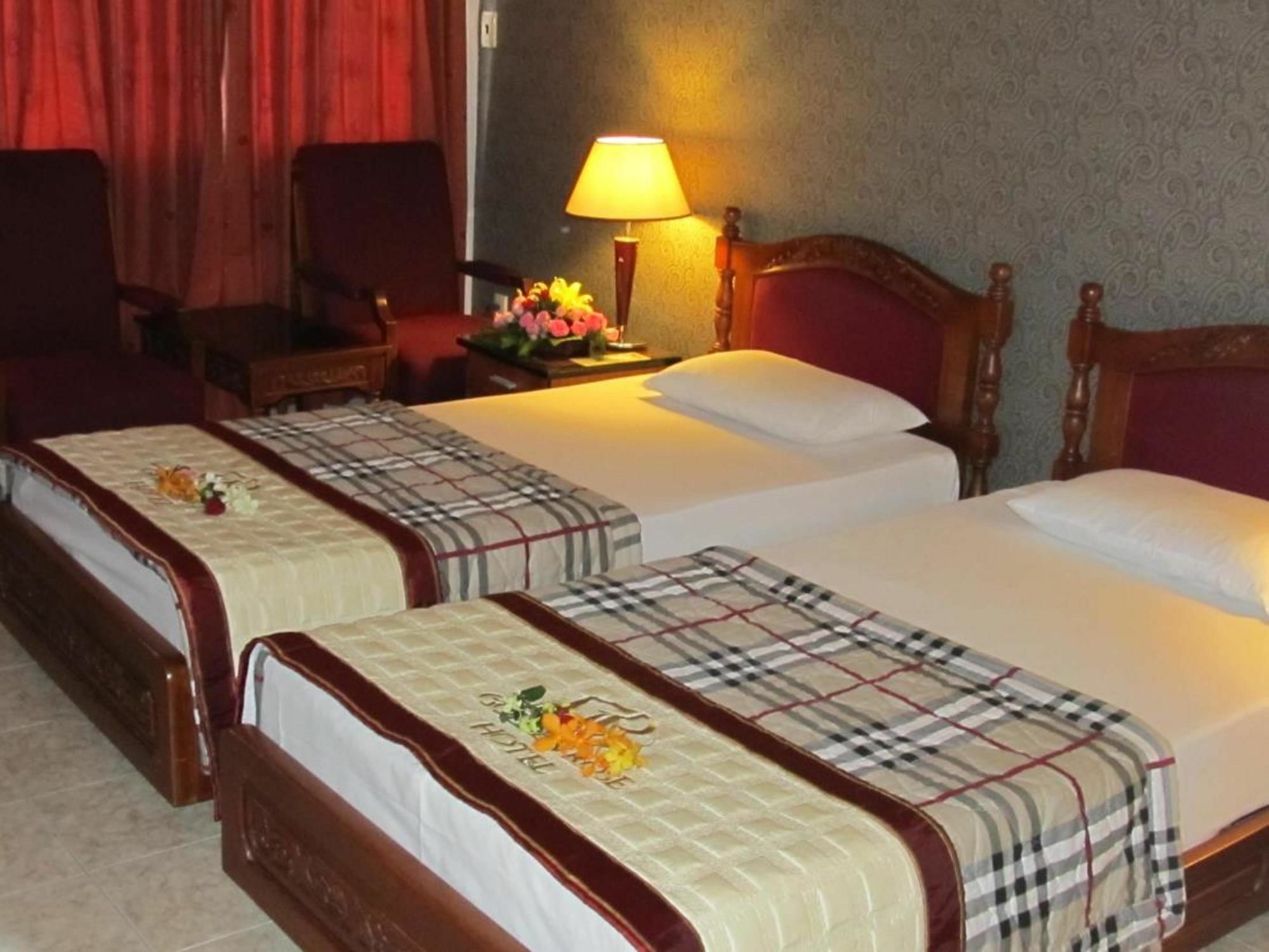 Hotel Khach San Trung Mai à Hô Chi Minh-Ville Extérieur photo