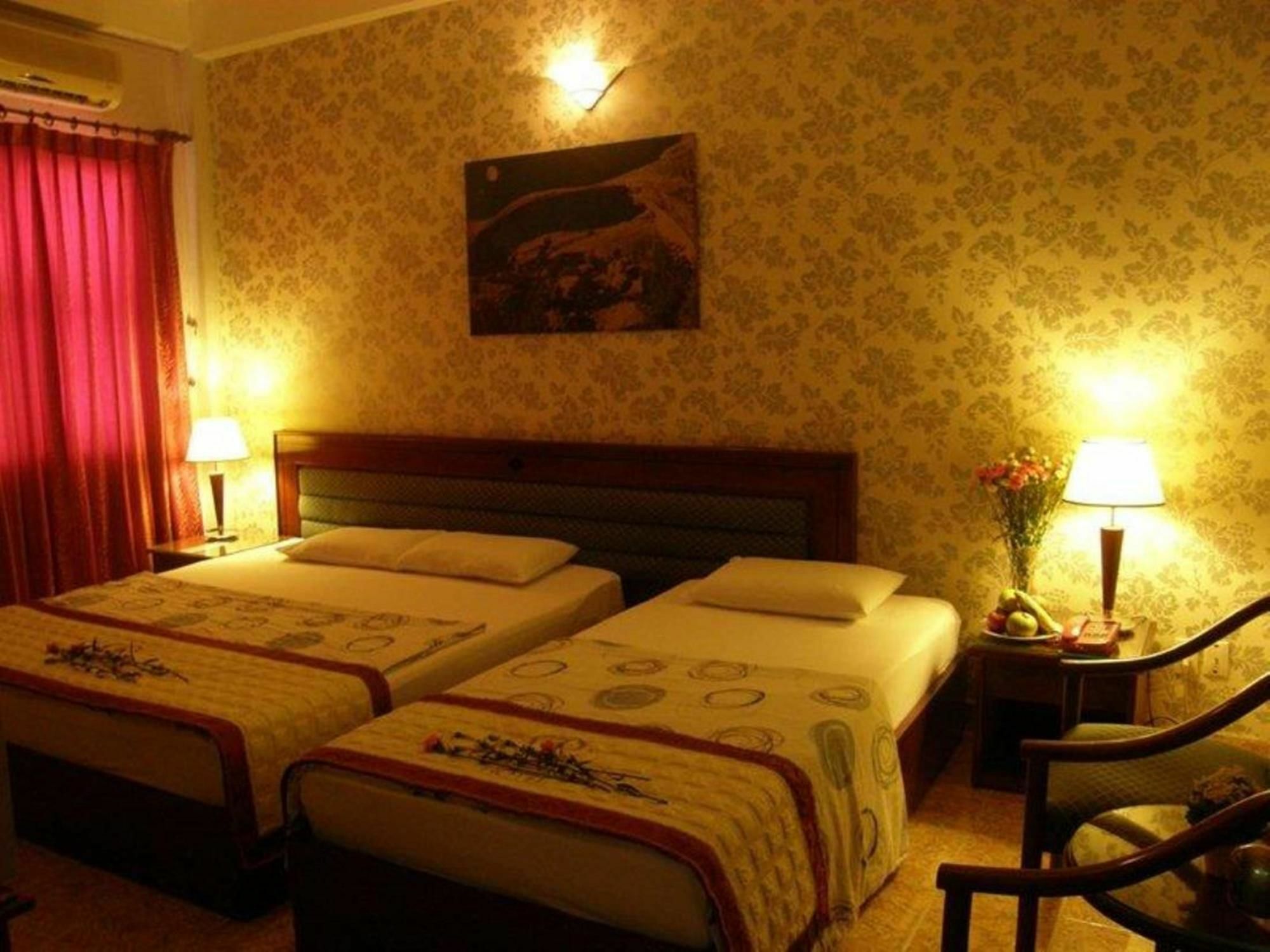 Hotel Khach San Trung Mai à Hô Chi Minh-Ville Extérieur photo